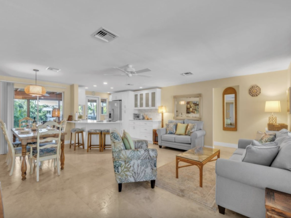 Great Value Two Bedroom Vacation Home with Pool and Spa